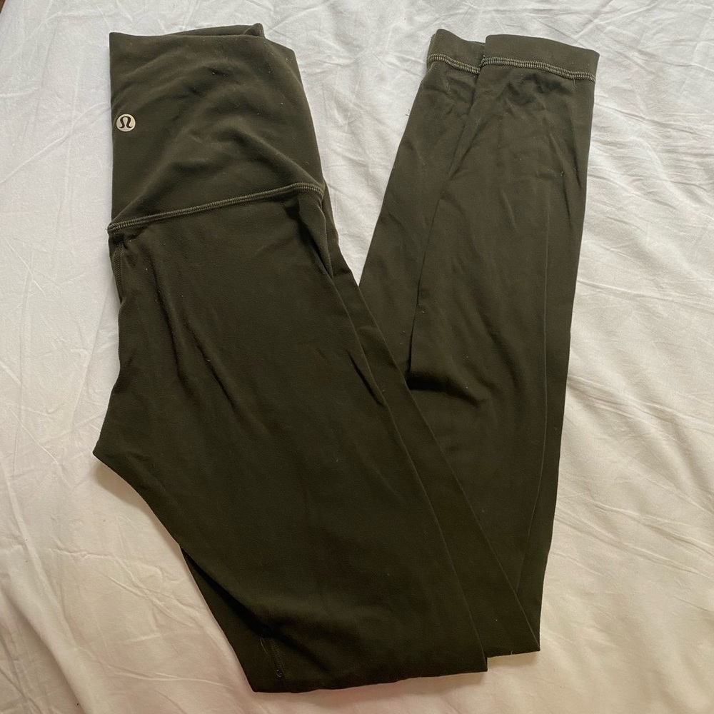 Dark green lulu aligns